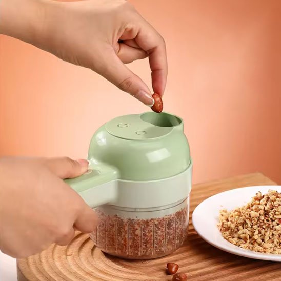 Coupe légumes électrique petit et se range facilement dans les placard