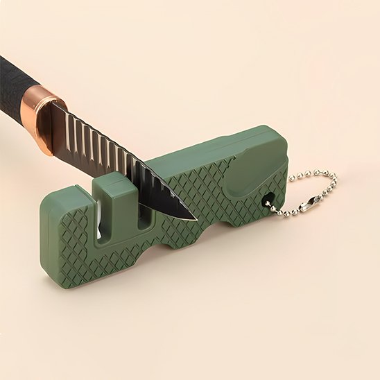 Aiguiseur couteau vert avec une attache pratique